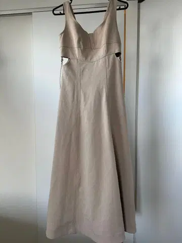 [ LILY BROWN ] 베이지 맥시 드레스