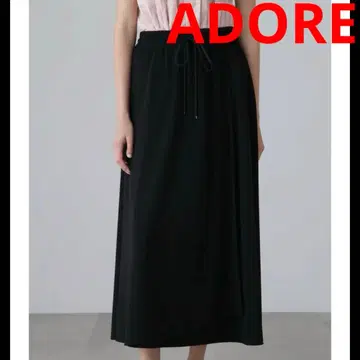 어도어 ADORE 매트 분또 스커트 플레어 스커트