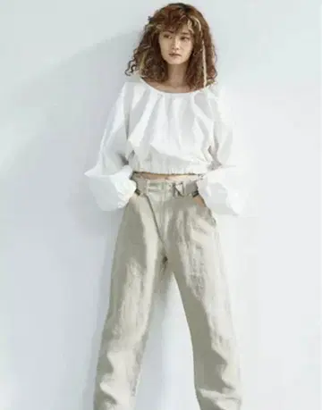 화이트 오프숄더 블라우스 F 사이즈