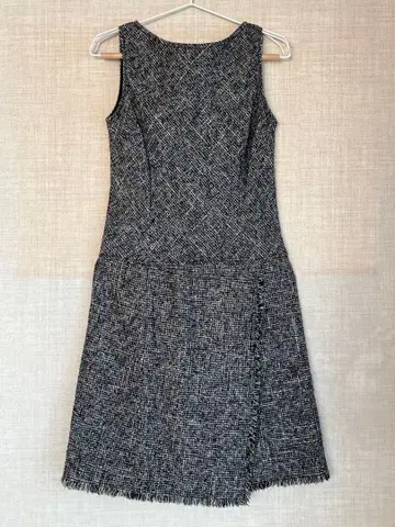 슬리브리스 A라인 원피스 블랙과 화이트 트위드