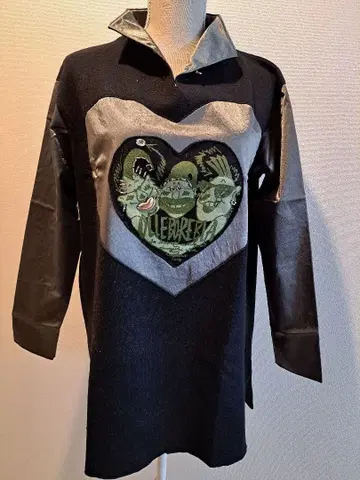 하트 자수 블랙 그레이 상의