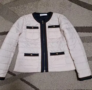 미사용 [DOCLASSE] 노카라 쁘띠 포켓 자켓 화이트 계열