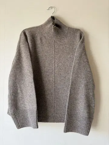 컨디션 최상 theory luxe 하이넥 스웨터