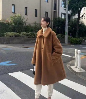 새상품급 CLANE 클라네 볼륨 플레어 코트