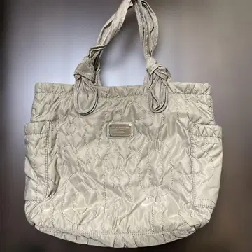 마크제이콥스 퀼팅 토트백 그레이