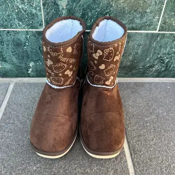 헬로키티 브라운 어그 부츠