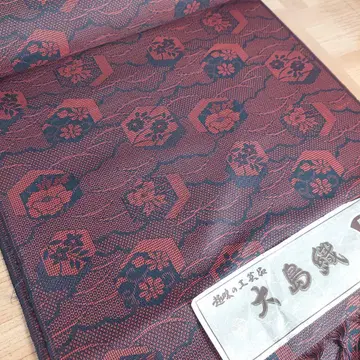 오시마오리 빨간색과 블랙 꽃무늬 옷감