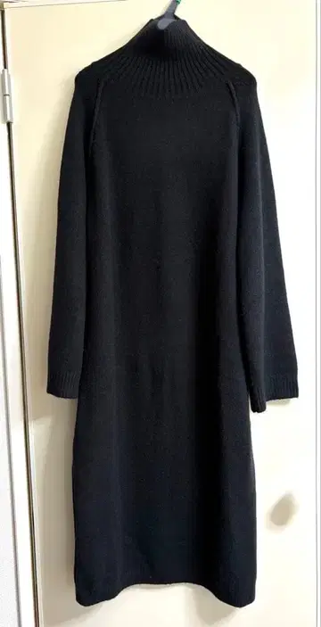 odds.on.complex 니트 원피스 터틀넥 수플레 니트