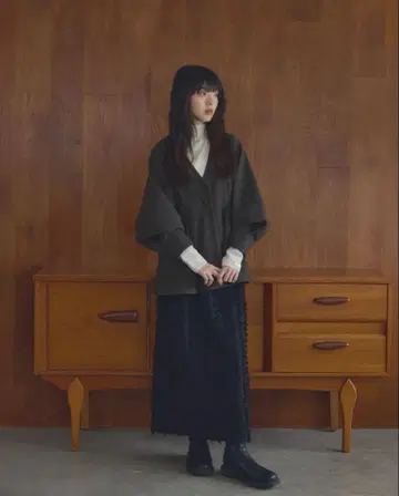 Alumu. melton peplum button tops