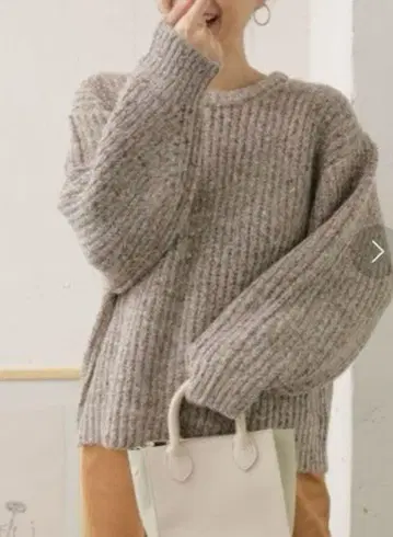 새상품급! 어반 리서치 도어스 팬시얀 크루넥 니트