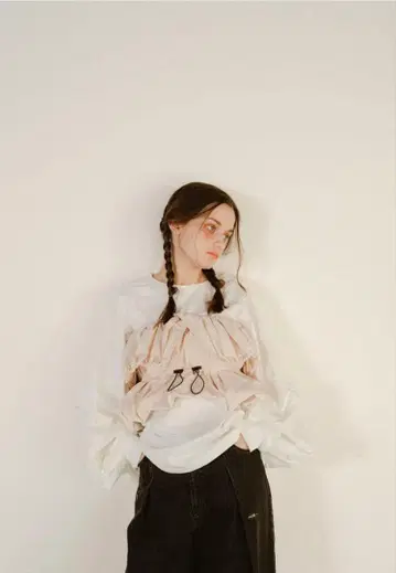 PINUE 타프타 개더 뷔스티에 아이보리