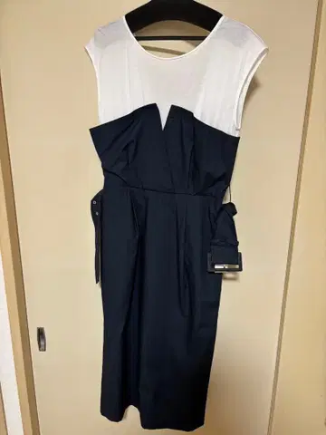 Grand table 바이컬러 원피스 벨트 포함