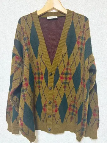 다이아몬드 패턴 카키 니트 가디건