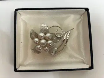 실버 꽃 모양 브로치 펄 장식