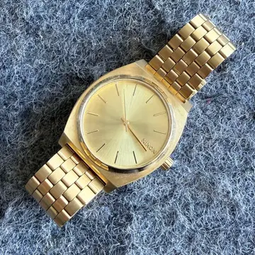 초특가 선착순 새상품 배터리 교체 완료 NIXON 손목시계 골드