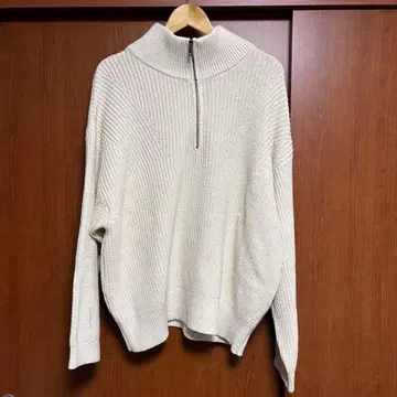 WYM 아이보리 하이넥 니트