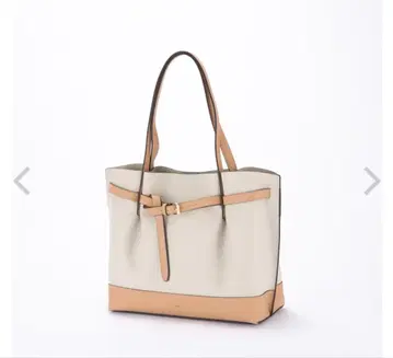 A4 사이즈 벨트 포함 토트백 화이트/베이지