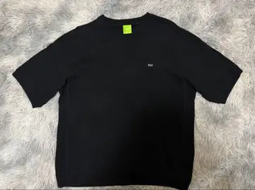 HUF 블랙 T셔츠 심플한 디자인