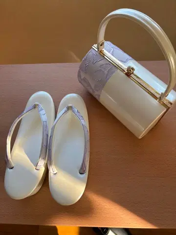 일본 의류용 가방과 일본 나막신 세트