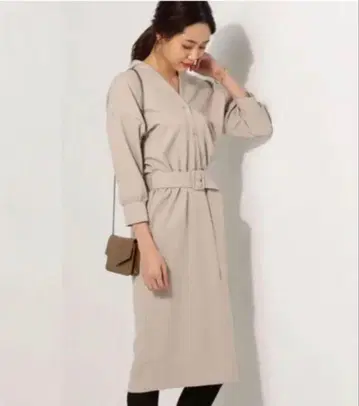 벨트 포함 스타일업 원피스 유나이티드 애로우즈