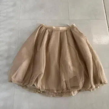폭시 베이지 튤 벌룬 스커트 38