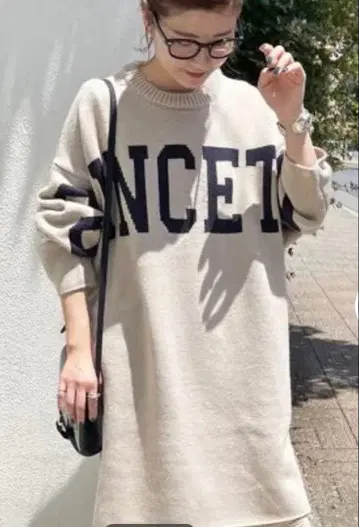 스픽앤스팬 빅 로고 니트 원피스