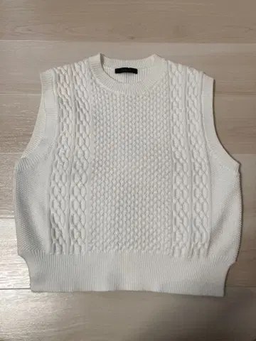 레릴 하이테크 아란 니트 베스트 화이트