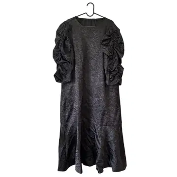 Green Parks 그린 파크 엠보싱 개더 원피스 드레스 블랙