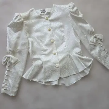 프릴 달린 화이트 블라우스 9호 쇼와 레트로