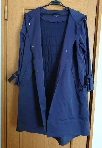 로트레아몽 라이너 포함 롱 코트 네이비 사이즈 38