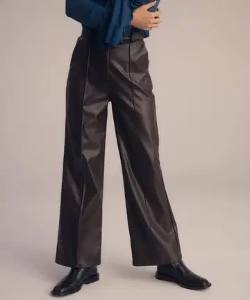 RANDEBOO 브라운 플레어 팬츠 가죽