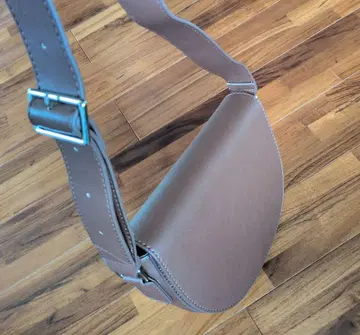 브라운 가죽 숄더백