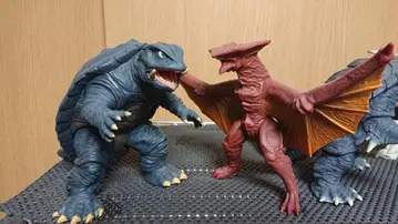 반다이 가메라 갸오스 레기온 솔저 레기온 이리스 소프트 비닐 구판 있음