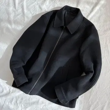 유니클로 25AW 싱글 컬러 숏 블루종