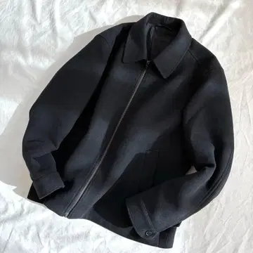 유니클로 25AW 싱글 컬러 숏 블루종