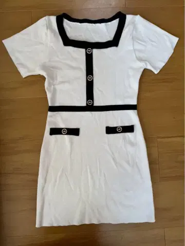 페이크 버튼 스퀘어 넥 반팔 미니 원피스 8개 세트