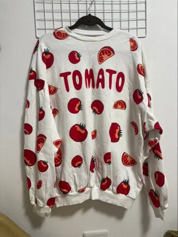 푸뉴즈 토마토 패턴 맨투맨 3 사이즈