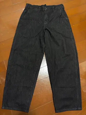 유니클로 와이드 테이퍼드 청바지 긴 길이 M 블랙