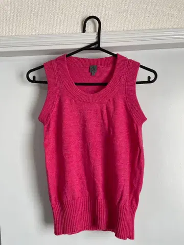 ck 핑크 슬리브리스 니트