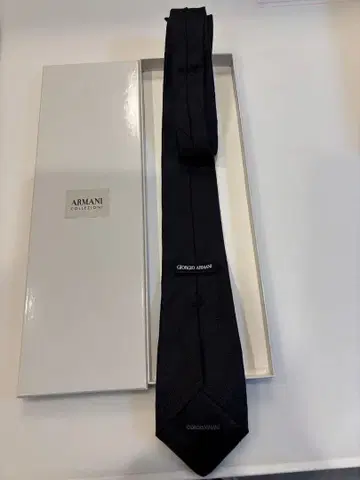 조르지오 아르마니 블랙 넥타이