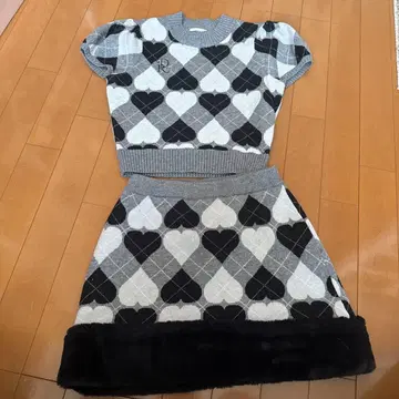 다리치 아가일 하트 체크 니트 셋업