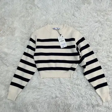 미사용 새상품 ZARA 자라 보더 크루넥 긴팔 니트 아이보리
