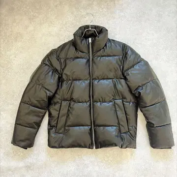 미사용급 ZARA 인조 가죽 퍼프 자켓 광택 두께감 블랙