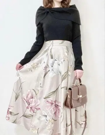 아푸이저 리쉬 빅 플라워 프린트 플레어 스커트 M