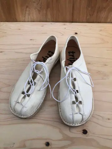 레어! trippen 트리픈 화이트 (사이즈 43)