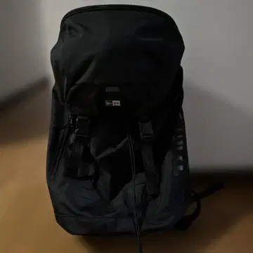 새상품급 NEWERA 뉴에라팩 럭색 블랙