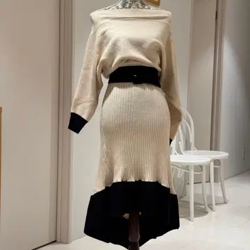 로얄 파티 오프숄더 니트 원피스 화이트 블랙