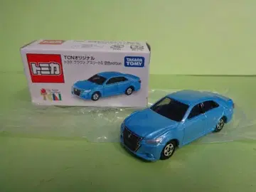 토미카 TCN 도요타 크라운 애슬리트 S 스카이 블루 에디션