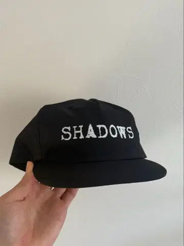 shadows 캡 블랙