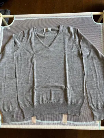 JOHN SMEDLEY 그레이 V넥 스웨터 사이즈 s